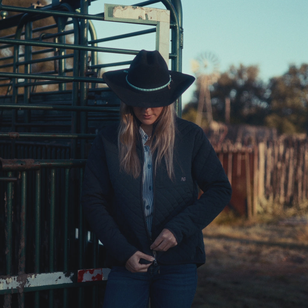 WOMEN'S CREST JACKET
